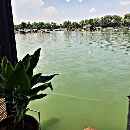 Villa Monte Cristo On Water