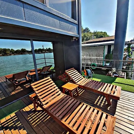 Monte Cristo On Water Villa