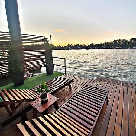 Villa Monte Cristo On Water