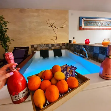 Villa Monte Cristo On Water *
