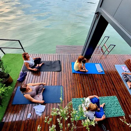 Villa Monte Cristo On Water Belgrade