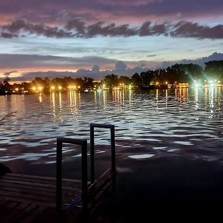 Villa Monte Cristo On Water *
